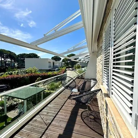 Seaside Symphony Bay Of Lalzi Beach Villa