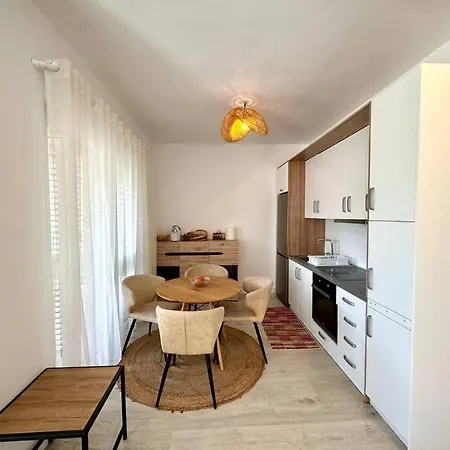 Seaside Symphony Bay Of Lalzi Beach Villa